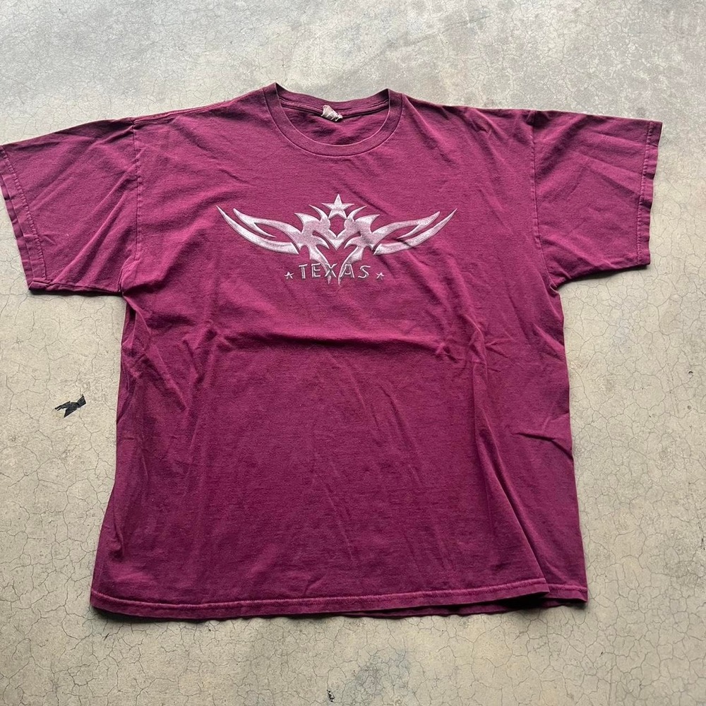 Vintage Y2K Burgundy Texas tribal graphic tee